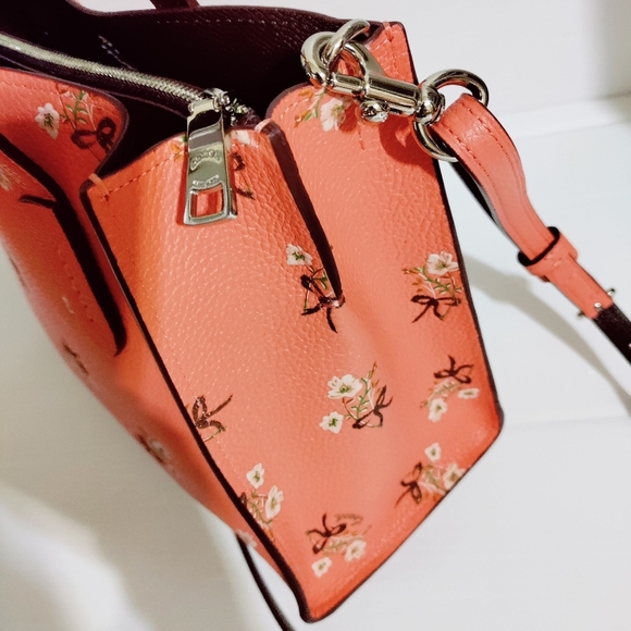 Coach Charlie Carryall 28 With Floral Print - Picture 6 of 16